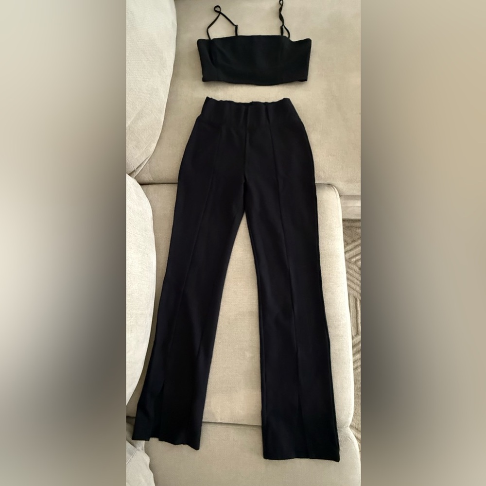 Abercrombie & Fitch black cropped Set